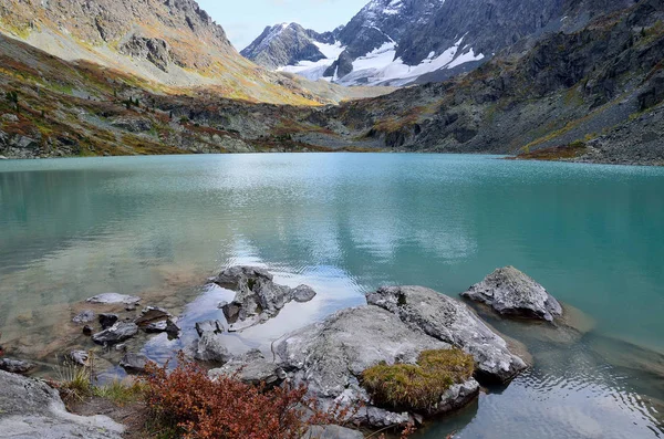Rússia Montanhas Altai Lago Kuyguk Kuiguk Outono — Fotografia de Stock