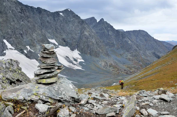 Russia Montagne Altai Turisti Che Salgono Passo Kuiguk Kuyguk — Foto Stock