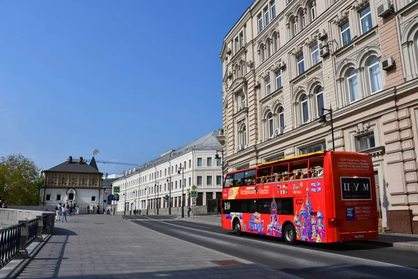 Moskva Rusko Září 2018 Dvoupatrový Zájezdový Autobus City Sihgtseeng Jít — Stock fotografie