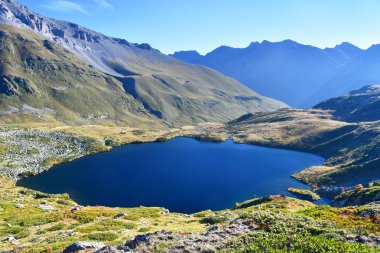 Rusya, Arkhyz. Atsgarskoye Gölü, Zagedanskoye Pyatiozerye göl güneşli havalarda