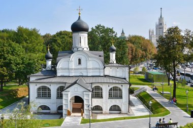 Moskova, Rusya, Eylül, 01, 2018. Anna, 16. yüzyıl başında gebe Kilisesi. Tarihi bölge, Zaryadye yaz aylarında. Moscow, Rusya Federasyonu