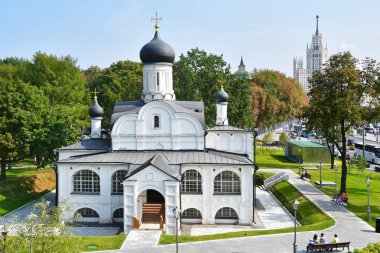 Moskova, Rusya, Eylül, 01, 2018. Anna, 16. yüzyıl başında gebe Kilisesi. Tarihi bölge, Zaryadye yaz aylarında. Moscow, Rusya Federasyonu