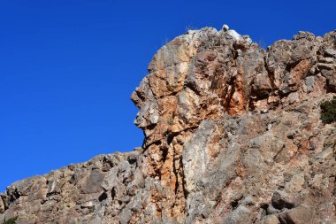 Tibet, geoglyphs kaya, kutsal Gölü Nam-teknik destek (Nam Tso) mavi gökyüzü, deniz seviyesinden 4718 metre karşı kıyısında
