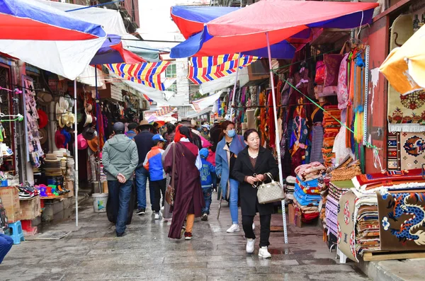 Tybet Lhasa Chiny Czerwca 2018 Ulicy Trading Starym Mieście Lhasa — Zdjęcie stockowe