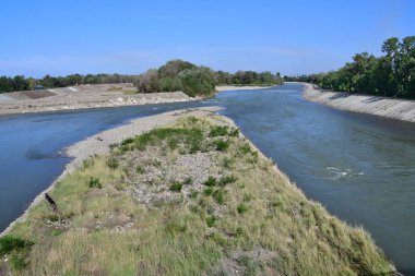 Nevinnomyssk şehir, Stavropol Krayı. Sonbaharda Kuban Nehri