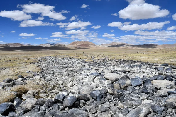 Пейзажи Тибетского Плато Летом — стоковое фото