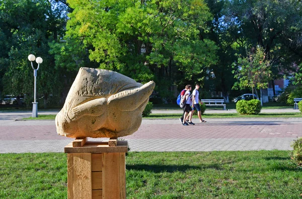 Nevinnomyssk Ryssland September 2018 Modern Stad Skulptur Fredens Boulevard Höst — Stockfoto