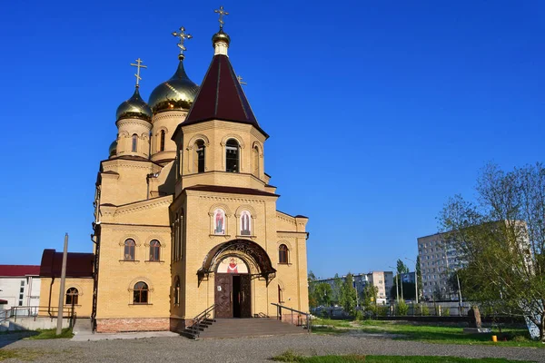 俄罗斯 涅温诺梅斯克的城市 和平大道上的萨罗夫圣塞拉芬教堂 — 图库照片