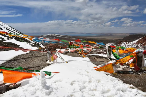 チベット 曇りの日に陳の のパス — ストック写真
