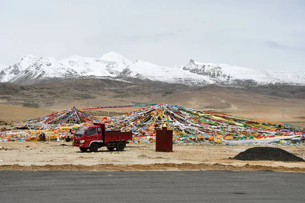 チベット 2018 ラ陳ラ チベットへの道側に仏教徒のための神聖な場所 — ストック写真