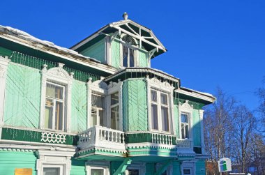 Arkhangelsk, Rusya, 20 Şubat 2018. Chudinov, ev inşa 1904 yılında akşam Chumbarov-Luchinsky Caddesi üzerinde. Rusya, Arkhangelsk şehir