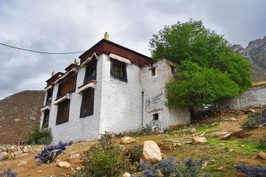 Çin, Tibet, Lhasa. Eski manastır Pabongka Haziran, 7.asır binalar