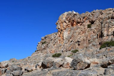Tibet, geoglyphs kaya, kutsal Gölü Nam-teknik destek (Nam Tso) mavi gökyüzü, deniz seviyesinden 4718 metre karşı kıyısında