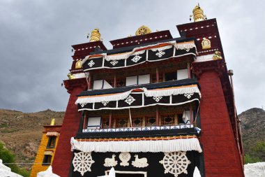 Çin, Tibet, Lhasa. Eski manastır Pabongka Haziran, 7.asır binalar