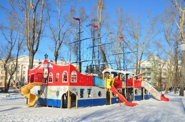 Αρχάγγελσκ Ρωσία Φεβρουάριος 2018 Παιδική Χαρά Στο Πάρκο Petrovsky Στη — Φωτογραφία Αρχείου