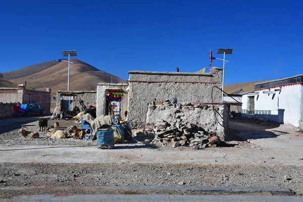 Tíbet China Junio 2018 Pequeño Pueblo Yakra Verano — Foto de Stock