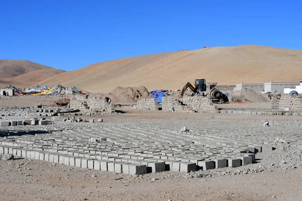 Tybet Chiny Czerwca 2018 Budowy Małej Miejscowości Yakra Lecie — Zdjęcie stockowe