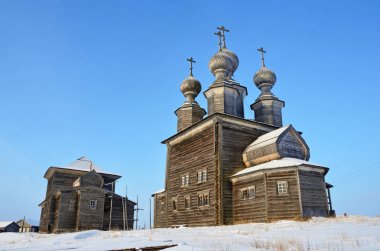 Ahşap tapınak kompleksi (yaz ve kış kilise). Vorzogory Köyü, Arkhangelsk region, Rusya Federasyonu