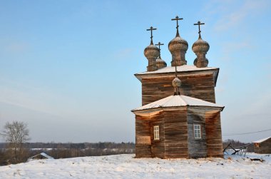 Köy, Abramovskaya (daha düşük Maloshuyka, Vachevskaya). Sretenskaya Kilisesi bir tepede, 1873. Rusya, Arkhangelsk bölgesi, Onega Gölü bölgesi