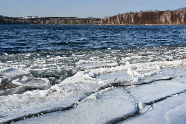 Urales Del Sur Rusia Pequeños Témpanos Hielo Lago Uvildy Noviembre — Foto de Stock