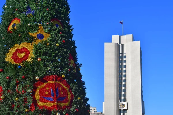 Vladivostok Rusia Diciembre 2018 Principal Árbol Navidad Vladivostok Fondo Del —  Fotos de Stock