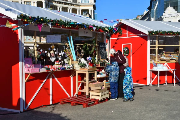 Vladivostok Russia December 2018 People New Year Fair Square Fighters — Stock Photo, Image