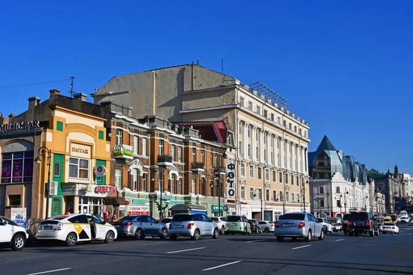 Vladivostok Ryssland December 2018 Bilarna Svetlanskaya Street Centrum Vintern Vladivostok — Stockfoto