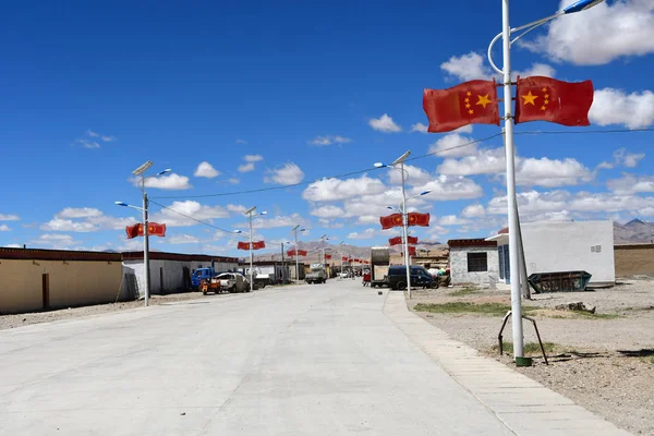 Tybet Chiny Czerwca 2018 Jedną Głównych Ulic Miejscowości Yakra Lecie — Zdjęcie stockowe