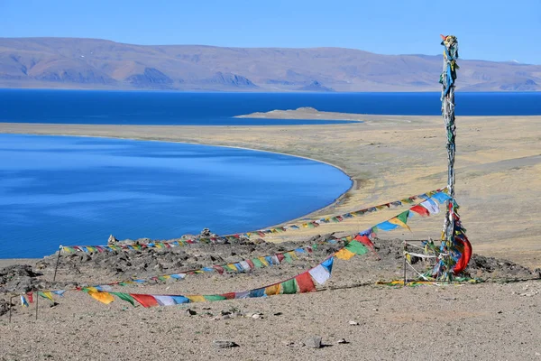 チベットの五大湖 月の晴れた日に湖テリー ナムツォ — ストック写真