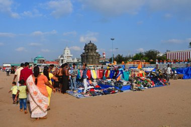 Cape Comorin (Kanyakumari), Hindistan, Batı Bengal (Tamil Nadu), Mart, 15, 2019. İnsanlar küçük bit pazarı