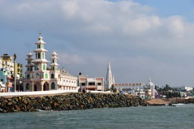 Hindistan. Cape Comorin (Kanyakumari) üzerinde küçük bir kasaba. Hıristiyan tapınaklar