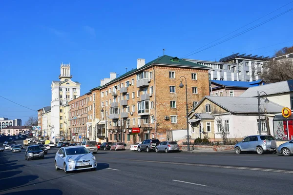 Vladivostok Rusland Januari 2019 Auto Zijn Sukhanov Street Zonnige Winterdag — Stockfoto