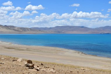 Yaz aylarında Tibet, Gomang Gölü