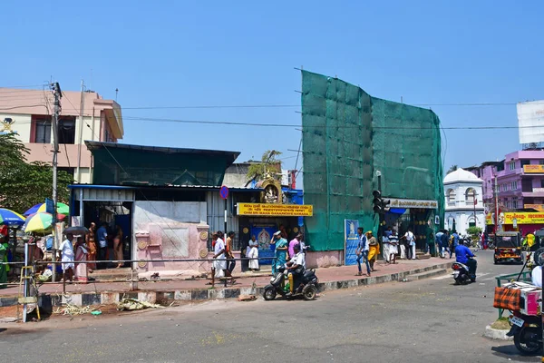 トリヴァンドラム Thiruvaanthapuram 州ケララ インド 2019 インドのトリバンドラム ケララ州の歴史的中心部を歩いている人々 — ストック写真