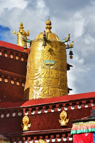 Tibete Lhasa Primeiro Templo Budista Jokhang Atributos Ouro Budismo — Fotografia de Stock