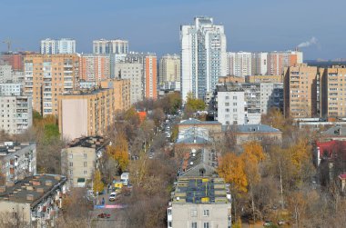 Balashikha, Rusya, 19 Ekim 2014. Sonbaharda Moskova bölgesinde Balashikha şehir görünümü