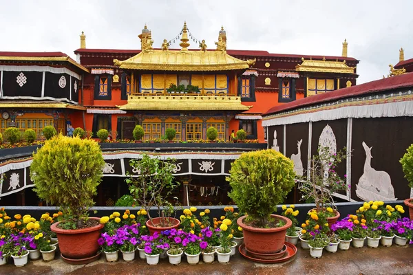 Tibet Lhasa Primer Templo Buddhist Jokang Tiempo Lluvioso — Foto de Stock