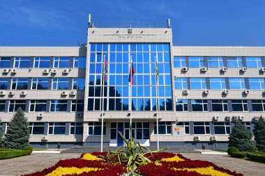 Anapa, Rusya, 18 Temmuz 2018. Tatil Anapa şehir yönetiminin binası. Sokak Crymskaya, ev 99