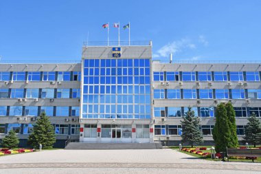 Anapa, Rusya, 16 Temmuz 2018. Anapa şehrinin şehir yönetiminin inşası. Sokak Crymskaya, ev 99