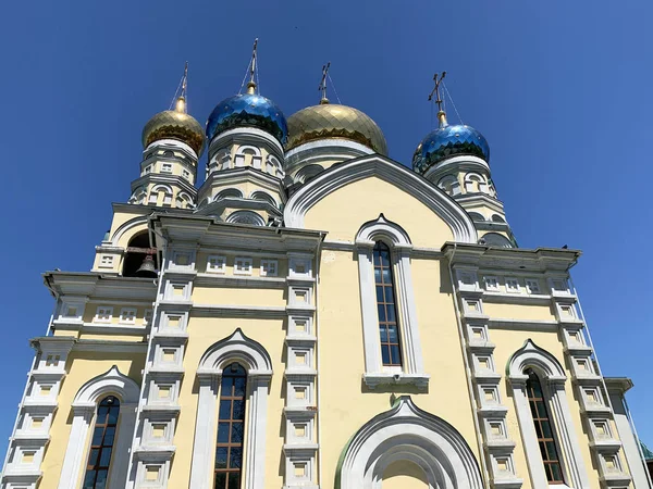 Catedral Intercesión Virgen Bendita Pokrovsky Vladivostok Primavera Día Soleado —  Fotos de Stock