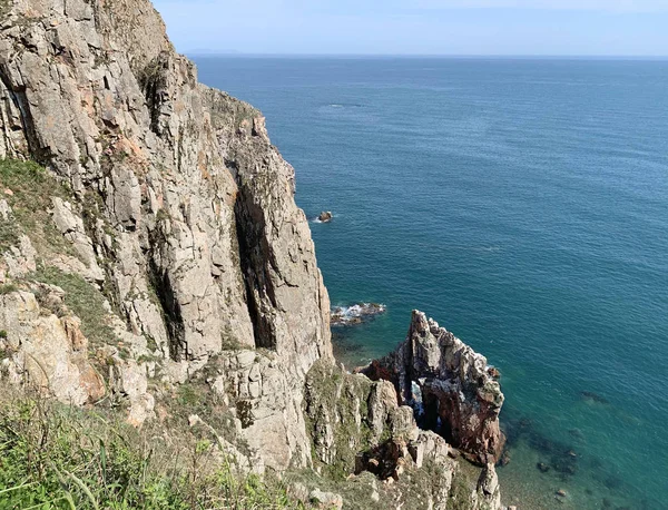 Rusya, Vladivostok. Mayıs ayında Shkot Adası ve Japon denizi