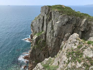 Rusya, Vladivostok. Yaz aylarında Shkot adasının Güney-Doğu kıyısı 