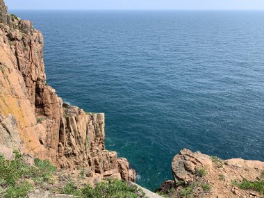 Rusya, Vladivostok. Güneşli havalarda Shkot güzel ada