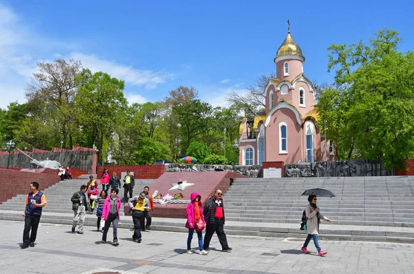 Wladiwostok Russland Mai 2019 Touristen Besuchen Die Kapelle Namen Des — Stockfoto