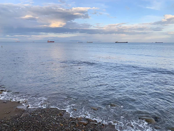 ウラジオストク 夕方の日本海のウスリ湾のソボル湾 — ストック写真