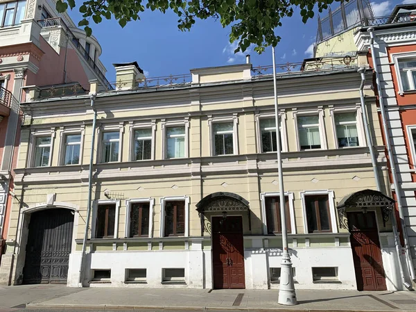 Rusia Moscú Petrovsky Boulevard Complejo Edificios Históricos Casa Soleado Día —  Fotos de Stock