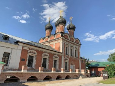Rusya. Moskova'daki Vysoko-Petrovsky manastırı, Tanrı'nın annesi Bogolyubskaya simgesi onuruna Katedral, 17.
