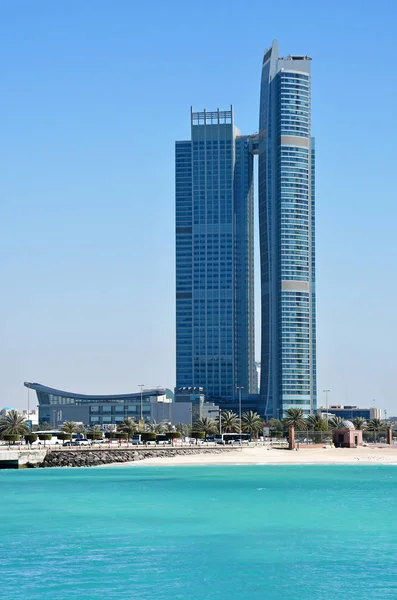 Abu Dhabi Vae Maart 2019 Abu Dhabi Wolkenkrabbers Zonnige Dag — Stockfoto