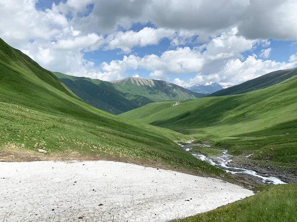 Rusia Osetia Del Norte Nubes Sobre Garganta Zrug Junio — Foto de Stock