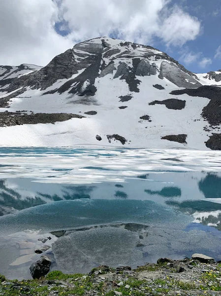 Rusya Kuzey Osetya Dağ Gölü Dzedo Doğu Zrug Zrugskoye Zrugskoe — Stok fotoğraf